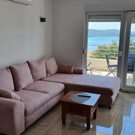 Spacious With Outdoor Swimming Pool In - Two Bedroom * Trogir